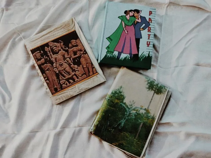 Touch Memory: The People Keeping Their Photos in Boxes on Purpose